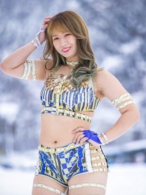 Momo Watanabe