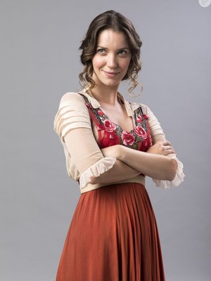 Nathalia Dill
