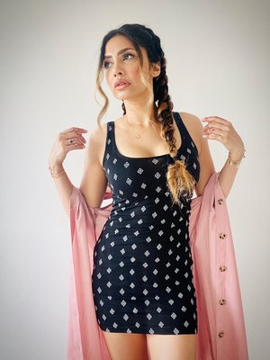 Nosheen Phoenix