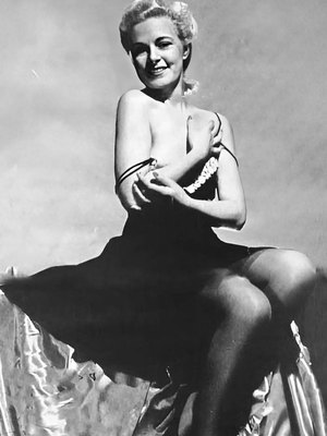 Phyllis Dixey