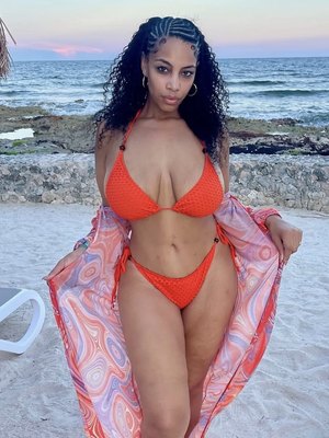 Roslyn Caballero