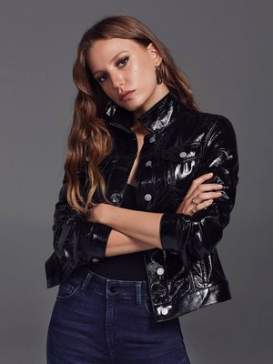 Serenay Sarikaya