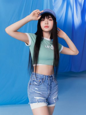 Hanni Pham