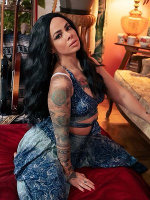 Lili Cocksinhell