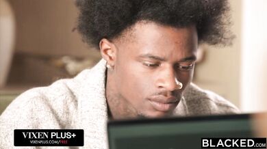 Asian Masseuse Nicole Doshi Gives Her Client Special Treatment