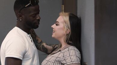 A girl fucks with her therapist in his office to relieve stress