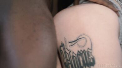A girl fucks with her therapist in his office to relieve stress