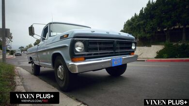 Housewife Kianna rides that massive BBC until her pussy is completely fucked out